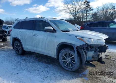 2018 Toyota Highlander Se из США, поврежденный, VIN 5TDJZRFHXJS906893